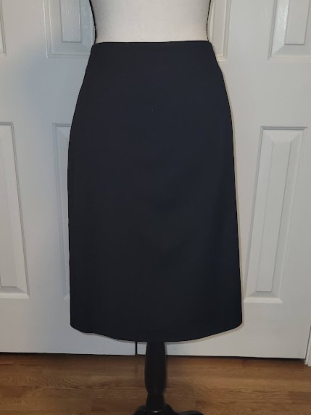 Escada 100% Virgin Wool Pencil Skirt Black EU 42 US 12 Lined Career Classic